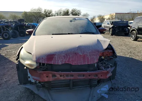 2014 Ford Focus Se z USA, uszkodzony, nr VIN 1FADP3K22EL373727